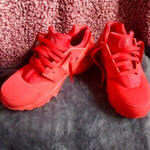 WOMENS NIKE AIR HUARACHE TRIPLE